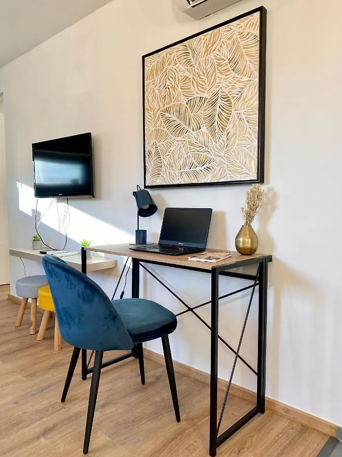 Apartment Cosy & Chill Appartements - 10 Min De La Mer - Jardin, Netflix, Terrasse, Fibre & Parking Cagnes-sur-Mer France