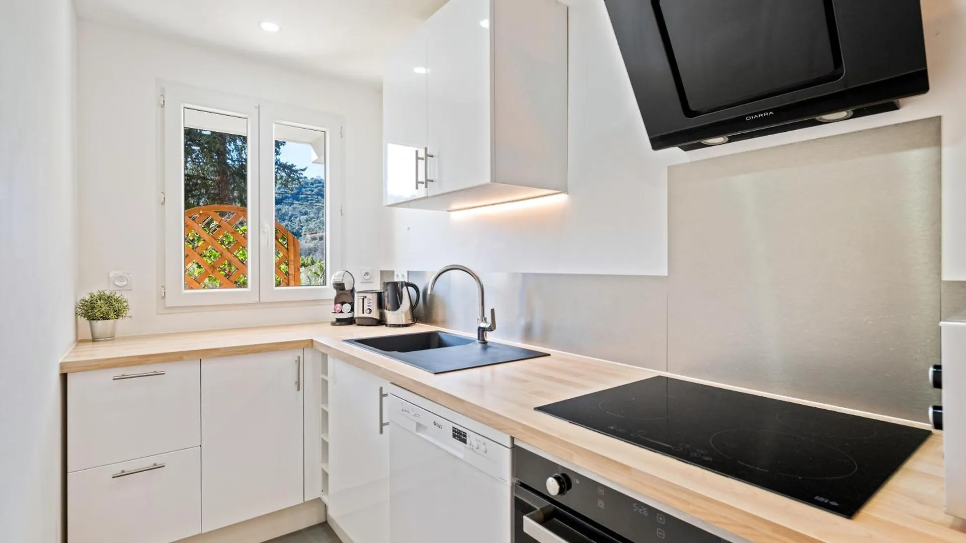 Apartment Cosy & Chill Appartements - 10 Min De La Mer - Jardin, Netflix, Terrasse, Fibre & Parking Cagnes-sur-Mer France